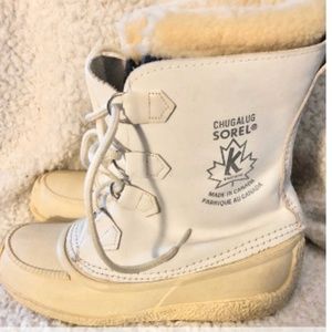 Sorel leather Chugalug waterproof boots with removable wool liner in excellent c
